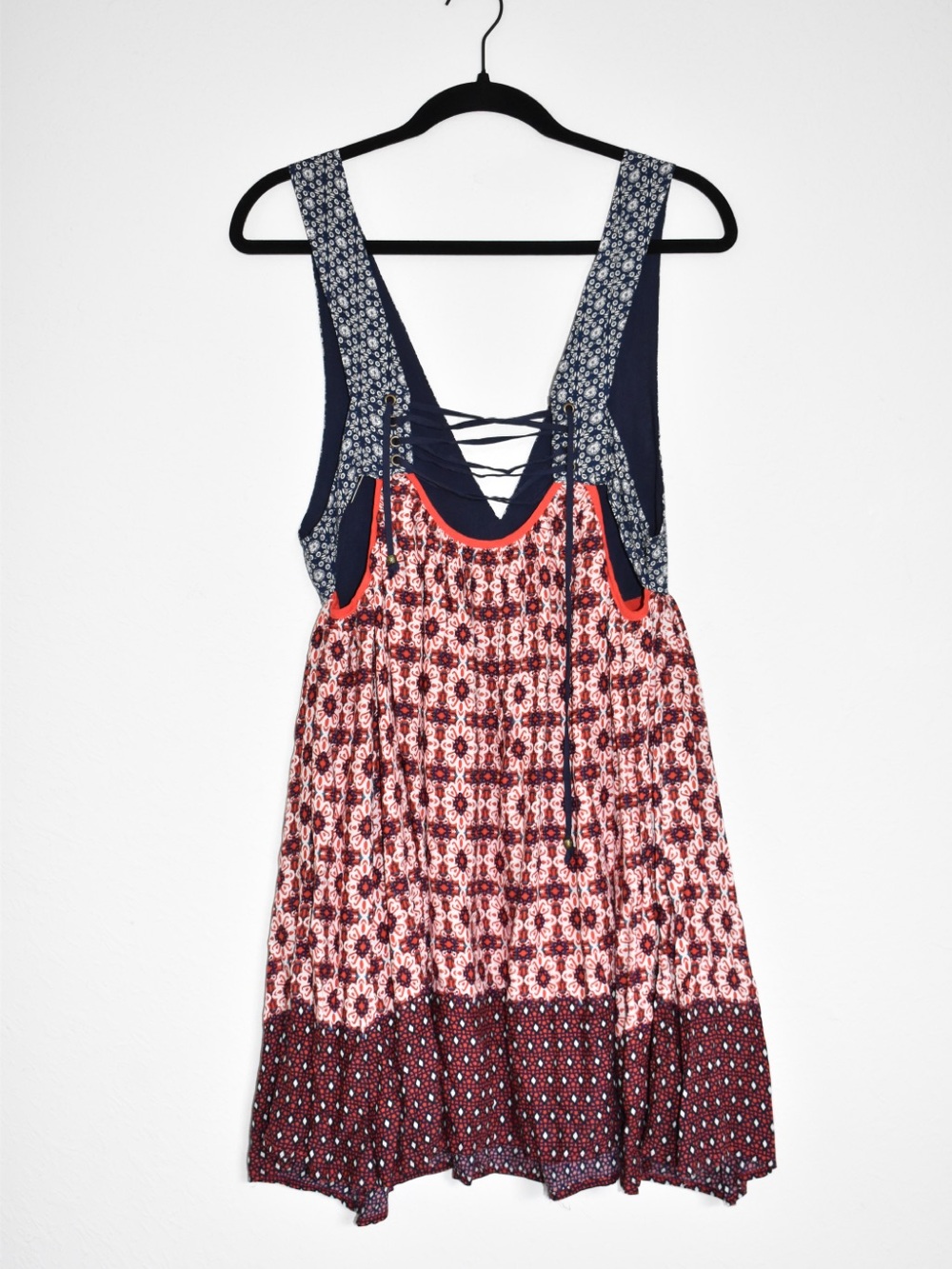 NWT’s Lulu’s Bohemian La Vie en Roses Navy Blue & Red Floral Print Dress size M - Picture 7 of 10